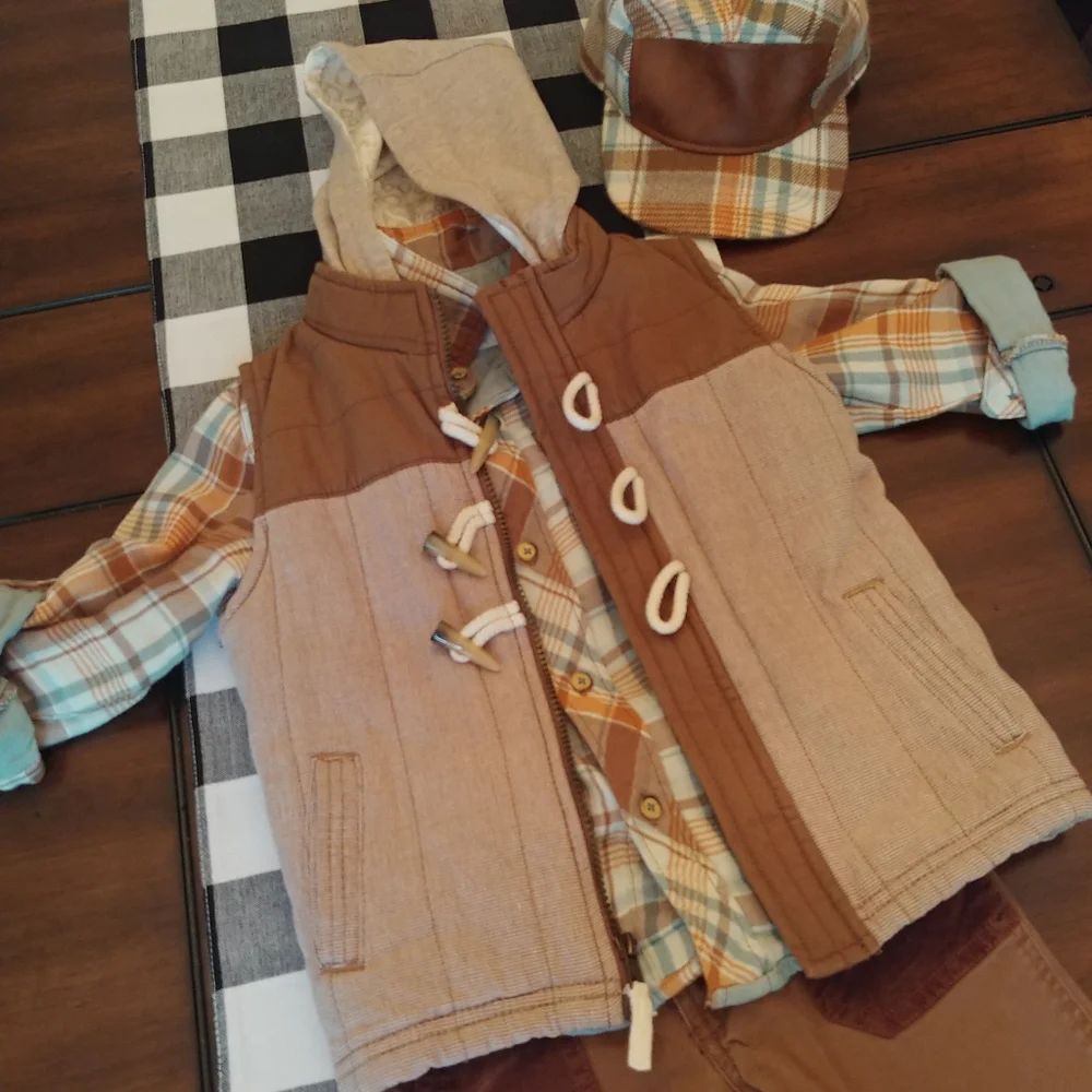 4 piece set Boys outfit. 4T bottom 5T tops